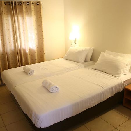 Eilot Kibbutz Country Lodging Eilat Rom bilde