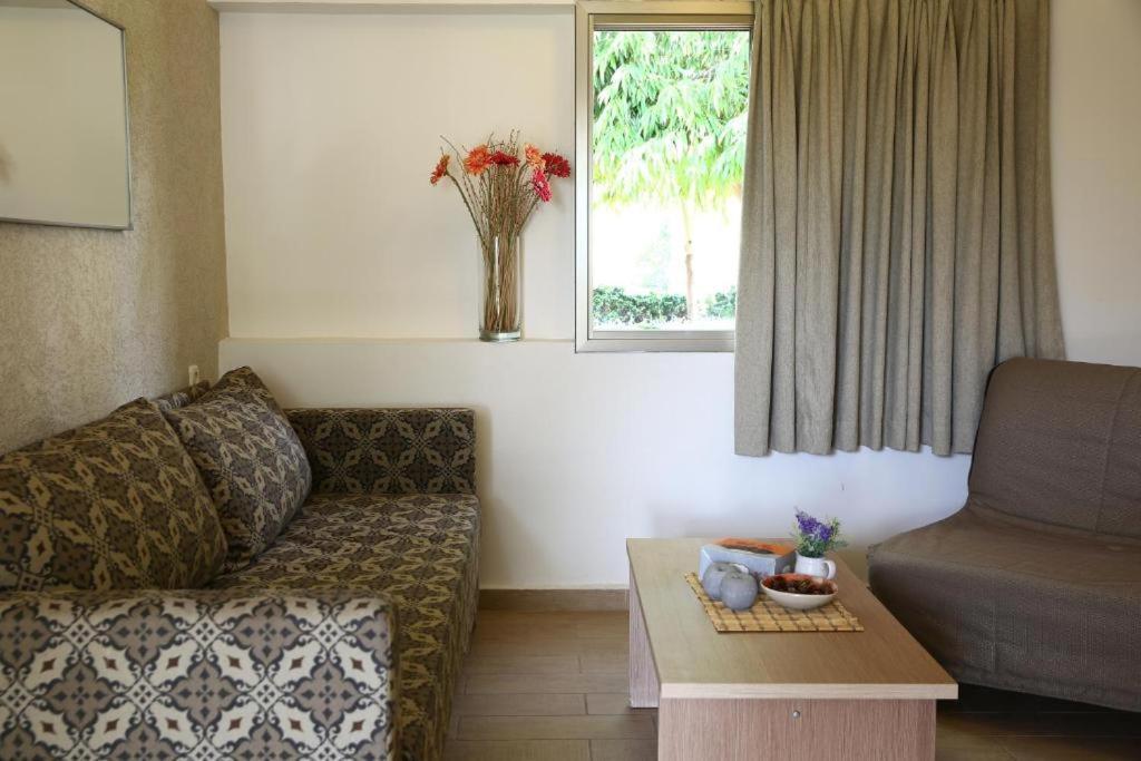 Eilot Kibbutz Country Lodging Eilat Eksteriør bilde